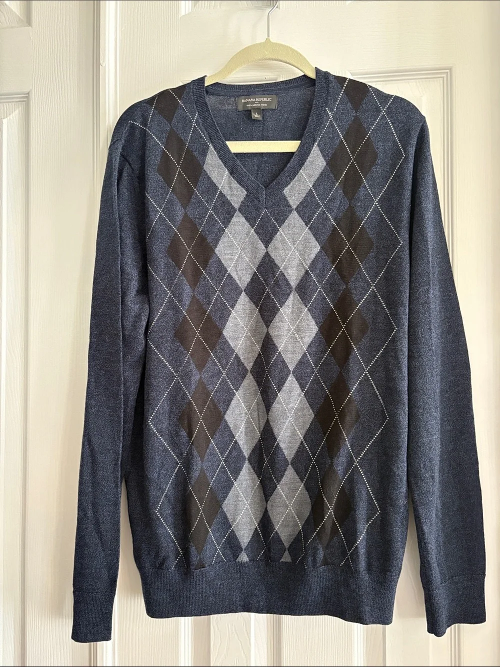 Banana Republic Men's Navy Argyle V-Neck 100% Merino Wool Sweater Size Large